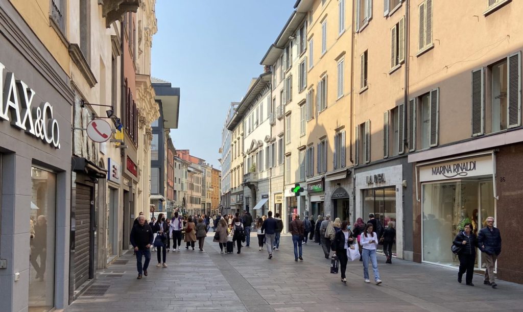 Bando “Sviluppo Distretti del Commercio” in Lombardia - TradeLab